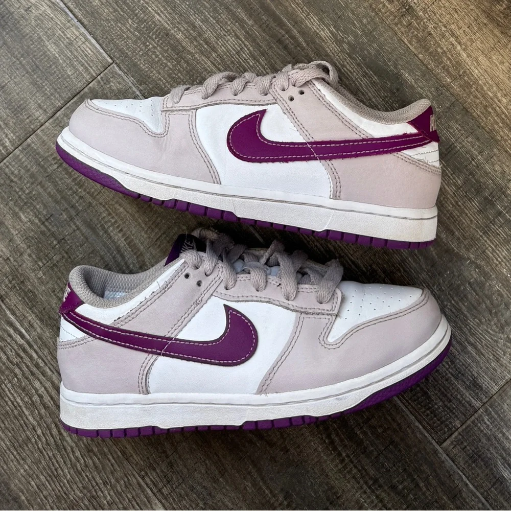 Nike dunk low platinum violet 2y